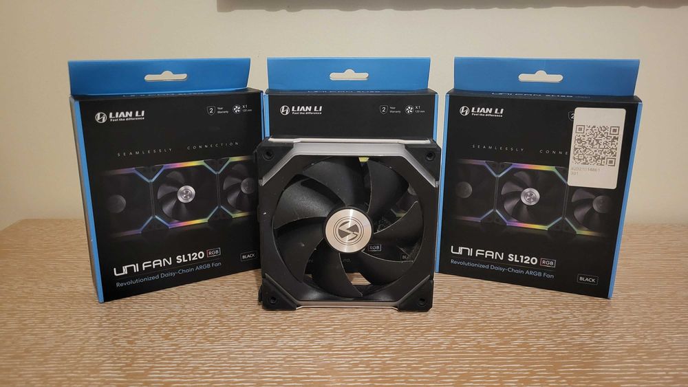 6 Lian Li UNI Fan SL120 RGB Fans + Controller64284285881473123