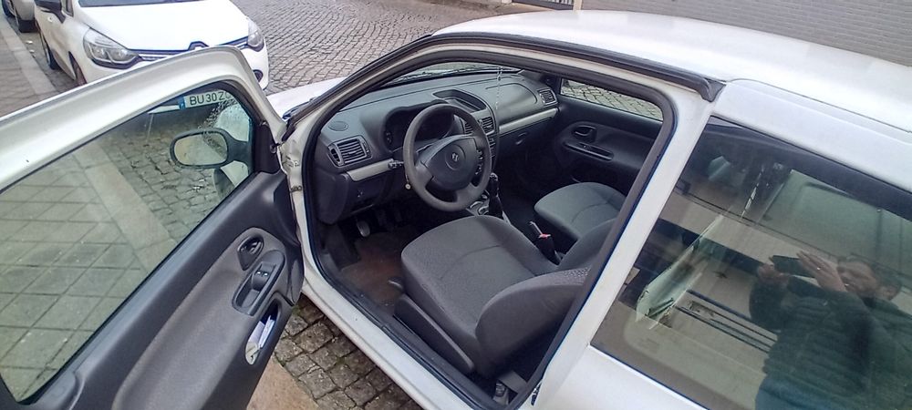 Renault clio comercial 2008