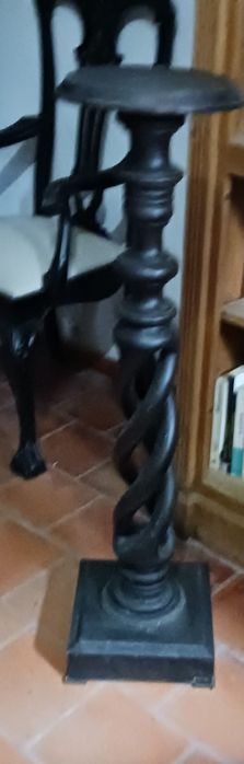 Coluna antiga em ébano64750784084994120