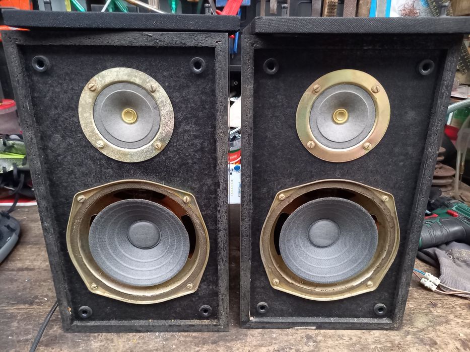 Kolumny drewniane 15W