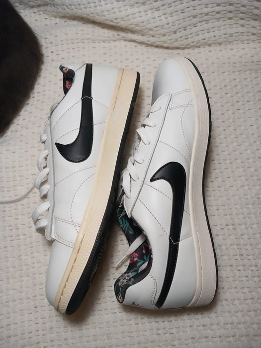 Кросівки жіночі Nike