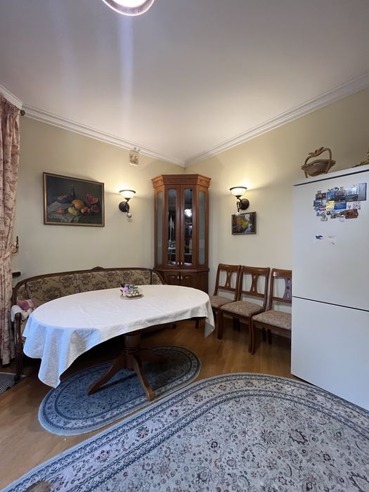 Авторський Будинок з Басейном та Укриттям - район Кварцу