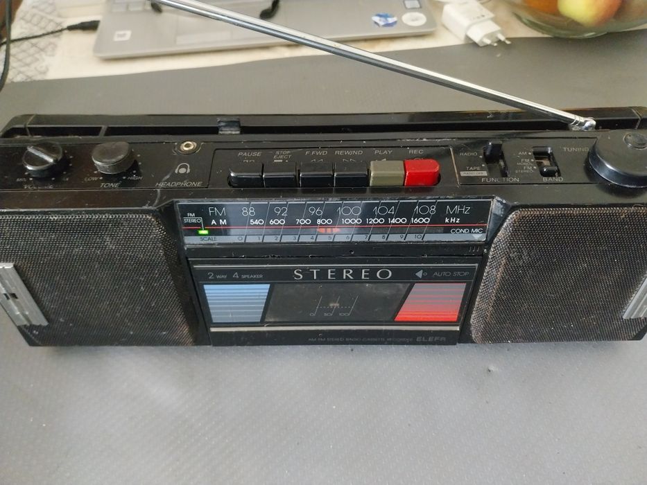 Radio / k7 sterio a pilhas e corrente impecavel