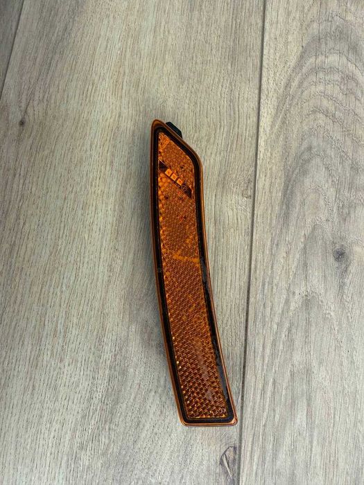 Правий катафот (пасажирська сторона) на Lincoln Nautilus 19-23