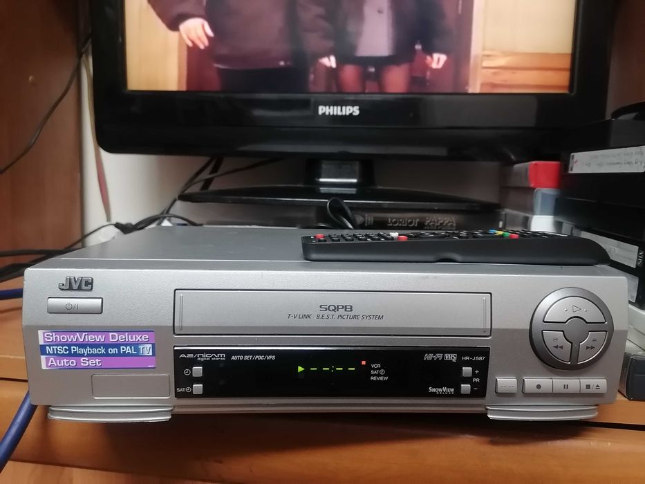 Magnetowid VHS JVC HR-J587 HI-FI Stereo pilot