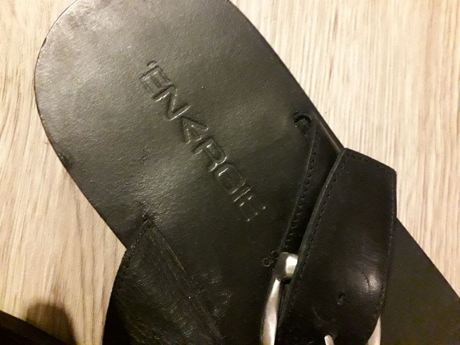 Dois pares de chinelos Novos cabedal originais energy