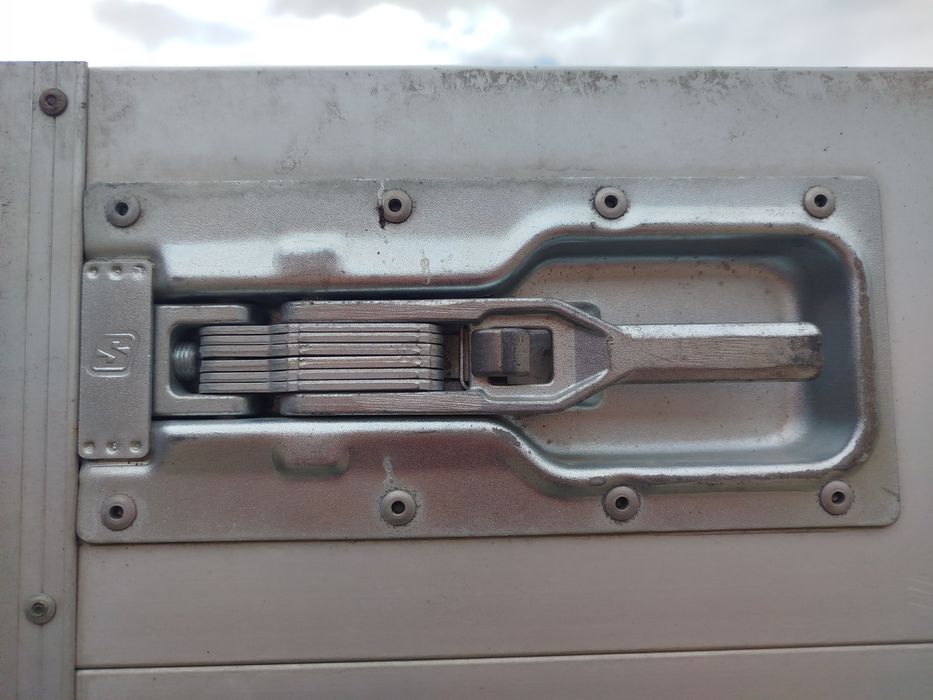 Zamknięcie burty aluminiowej przyczepy bdf
