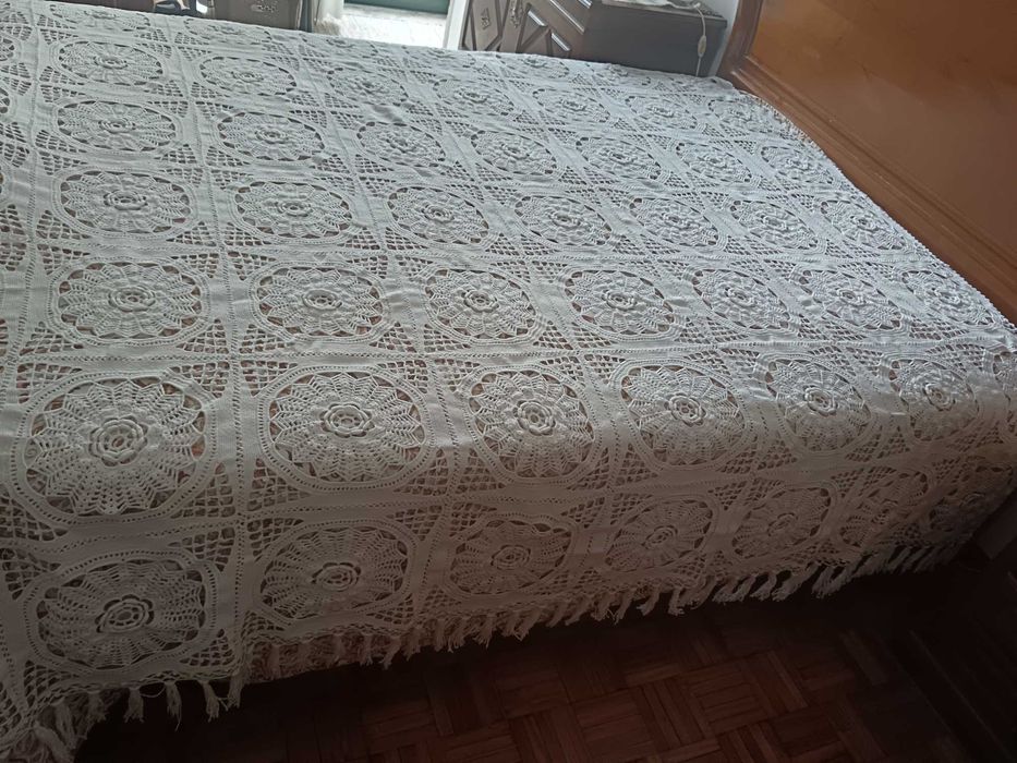 renda feita á mão nova 2.012cm de largura * 2.39 cm de comprimento 70€
