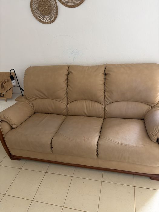 Poltrona e Sofá de três lugares