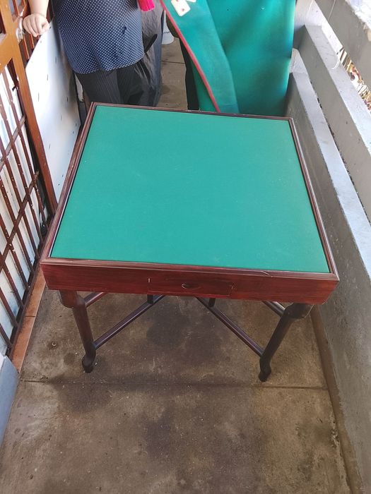 Mesa de poker - bom estado