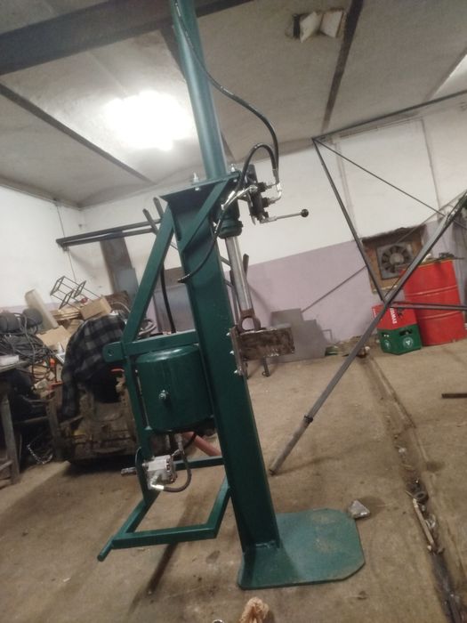 Łuparka do drewna, hydrauliczna, pionowa