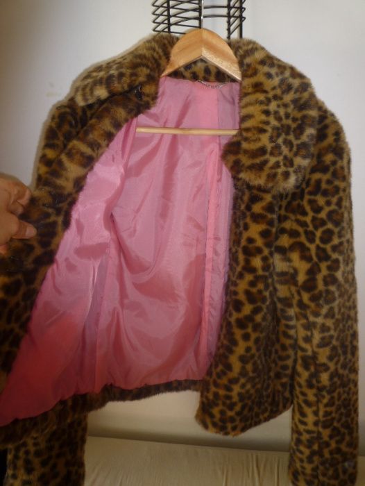 Casaco H&M em padrão leopardo M