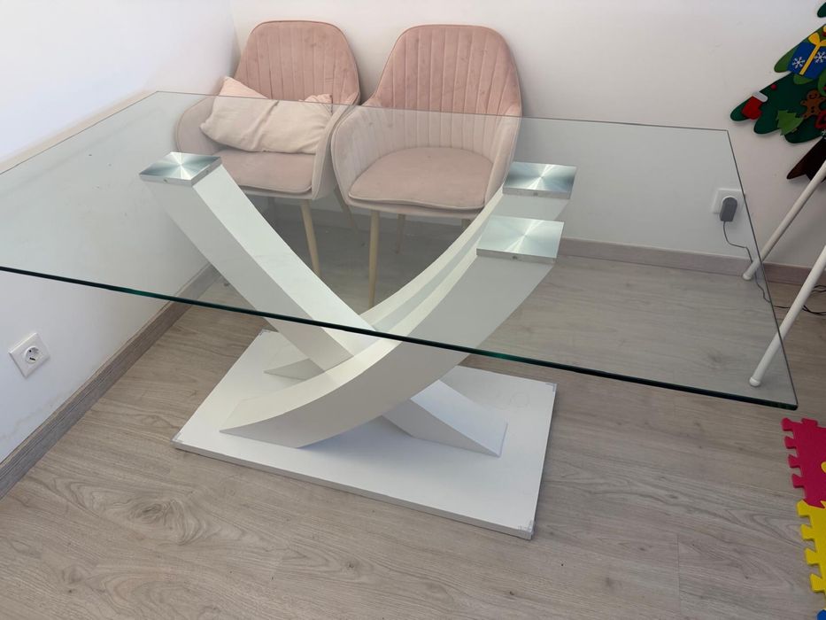 Mesa de jantar em vidro