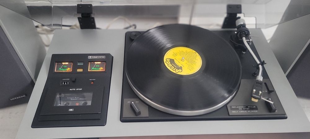 Hitachi SDT-2690R + kolumny Hitachi LS 340