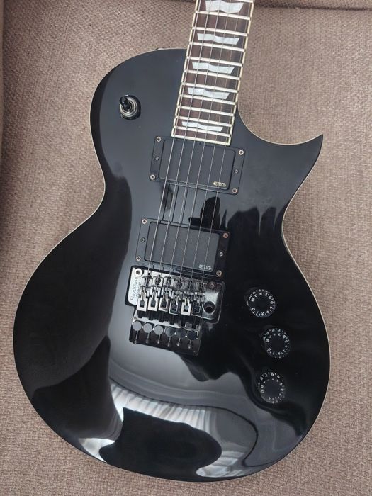 ESP LTD EC-331FR Black (Com Floyd Rose e Captadores Ativos)