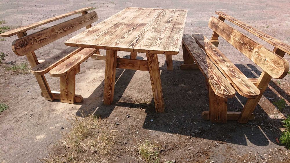 Будка для собаки. ,Садовий душ.Стіл.