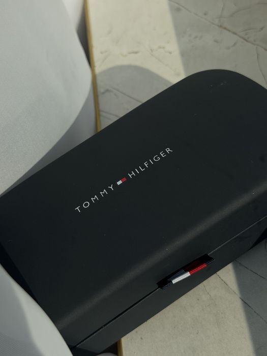 Nowy etui Tommy Hilfiger