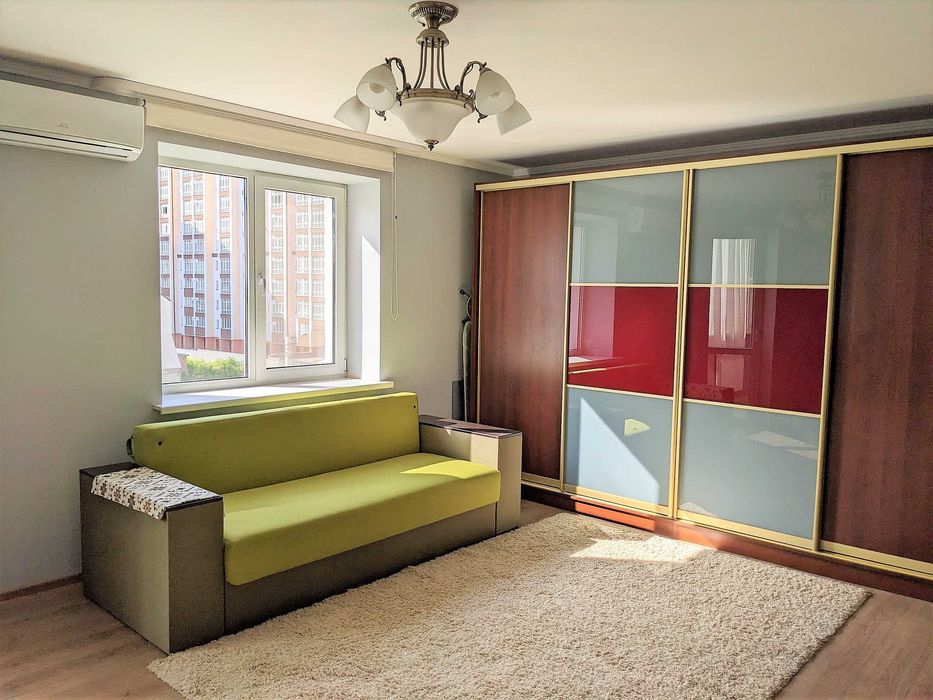 Велика 1к. квартира біля ТЦ "МЕТРО" та "ВЕЛЕС"