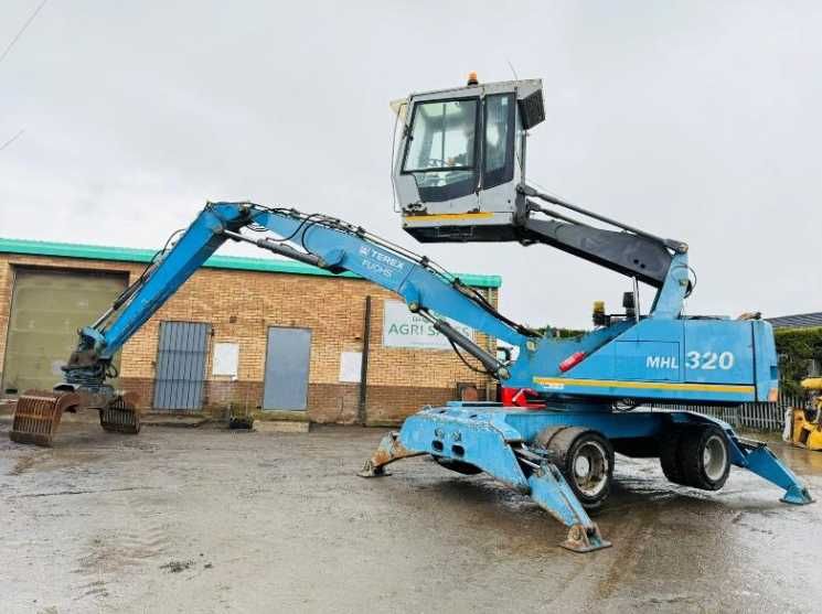 Екскаватор для перевалки лісу , металолома FUCHS MHL 320