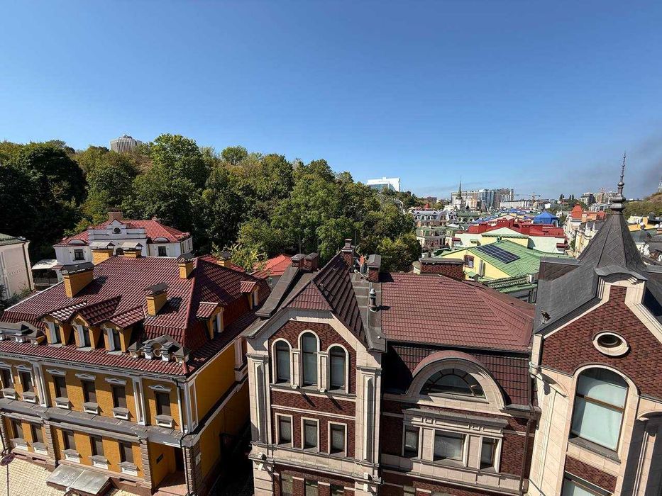 Без%. Поділ. Воздвиженська 48. Квартира 80м2. Кухня-вітальня та окрема спальня
