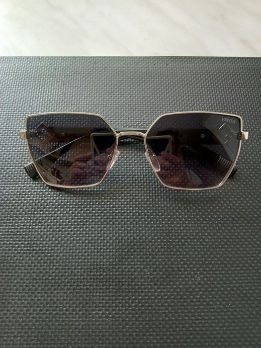 Солнцезащитные очки Fendi Diamonds