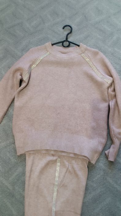 Продам костюм,розмір 42