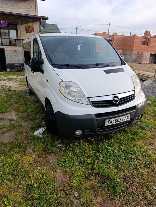 Opel vivaro 2007 року 2.5