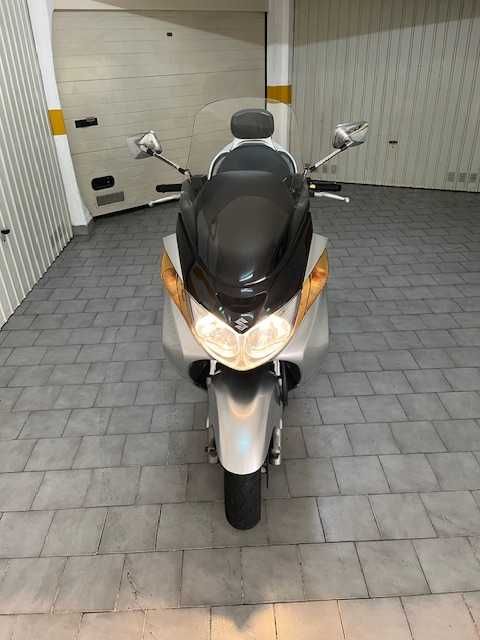 Vendo Suzuki Burgman 400 cinza metalizado