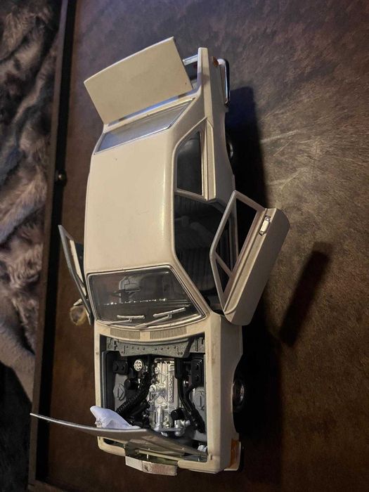 Miniatura 1:18 Rolls-Royce camargue