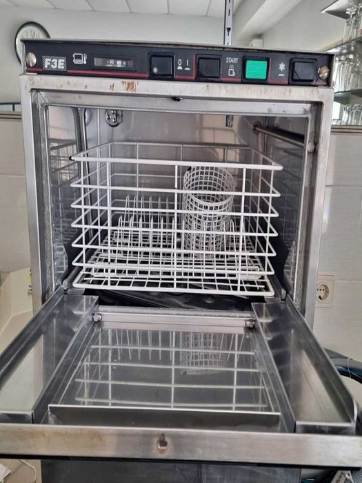 Máquina Cimbali Lava Copos e chávenas