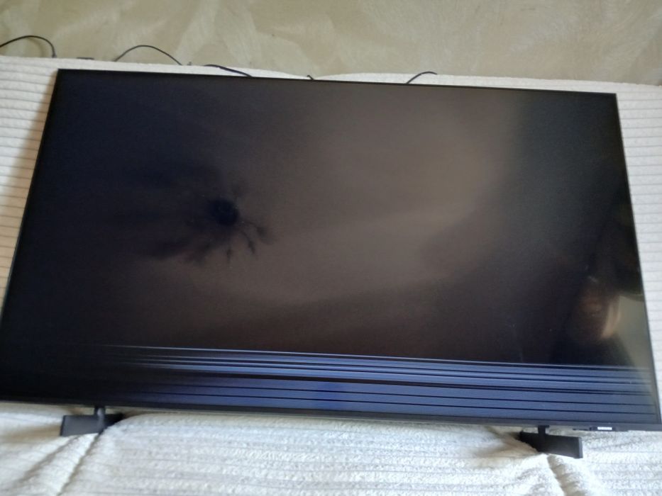 4000 грн. Б/У. Телевізор Samsung UE50AU8000UXUA