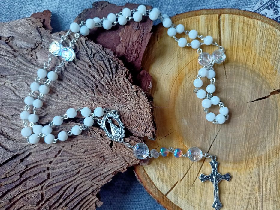 Biały, krystaliczny różaniec - handmade