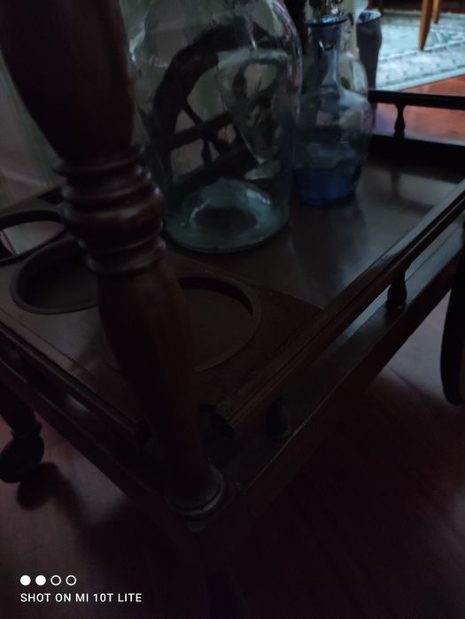 Vendo carrinho de apoio em madeira