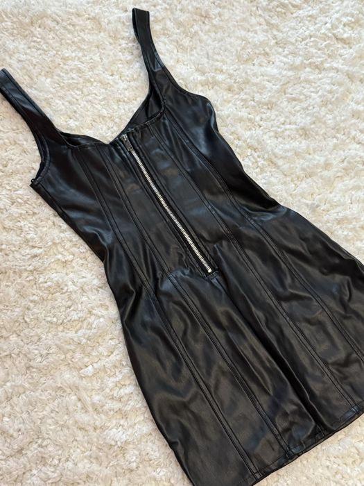 Шкіряна сукня bershka