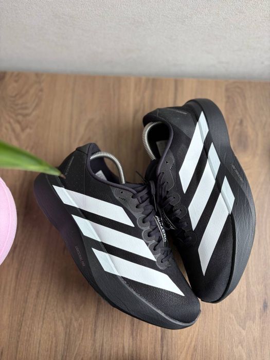 Продам кросівки Adidas adizero evo