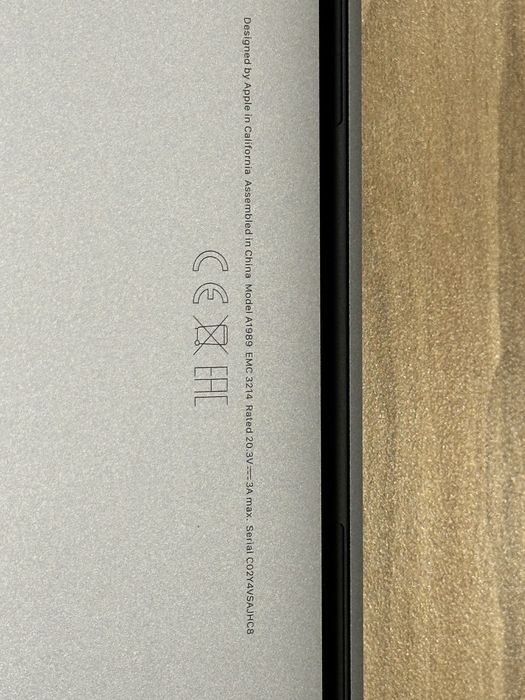 Macbook pro 13  2018   i5 8/256