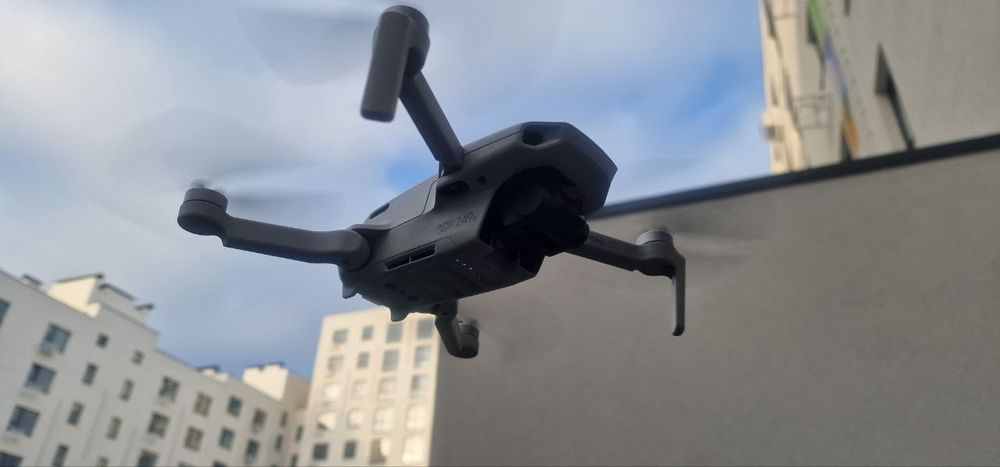 DJI mini se дрон базовий комплект