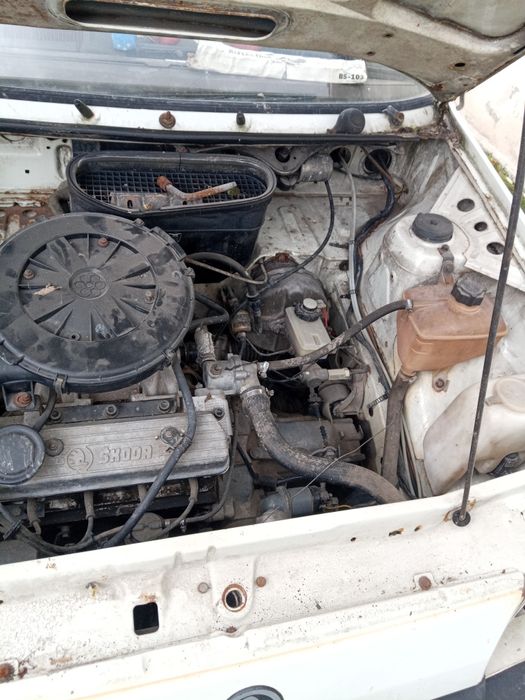 Продам автомобіль Шкода Фаворит синього кольору