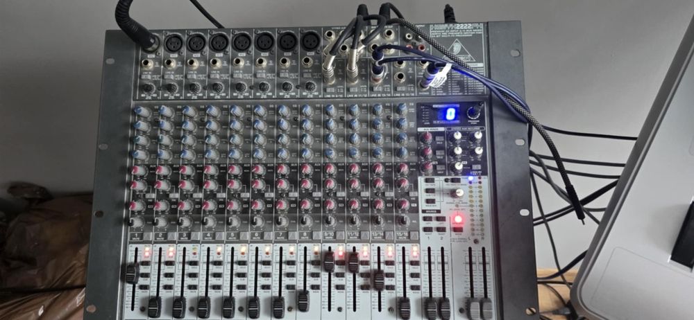 Behringer Xenyx 2222FX