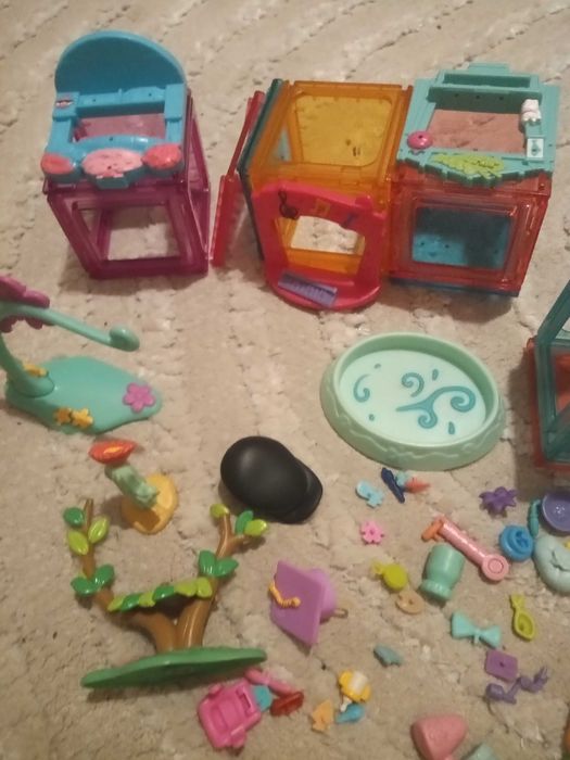 Dodatki wraz z domkami do Littlest pet shop