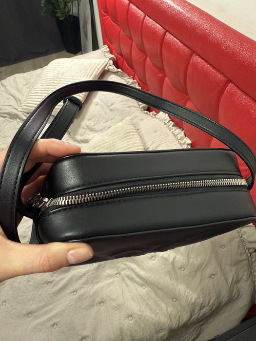 Сумка через плече  Calvin Klein