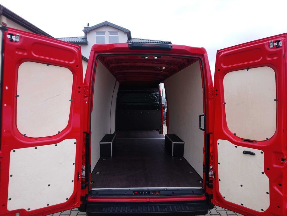 Iveco 16/18 m3 Profesjonalne zabudowy samochodów dostawczych KNAUTECH