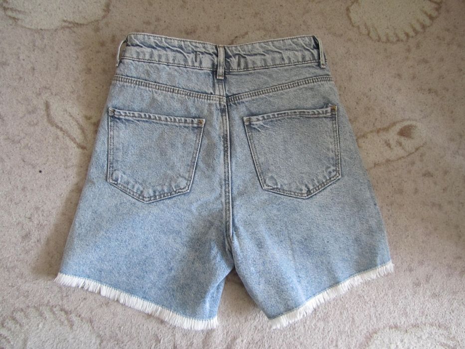 Женские джинсовые шорты светлые