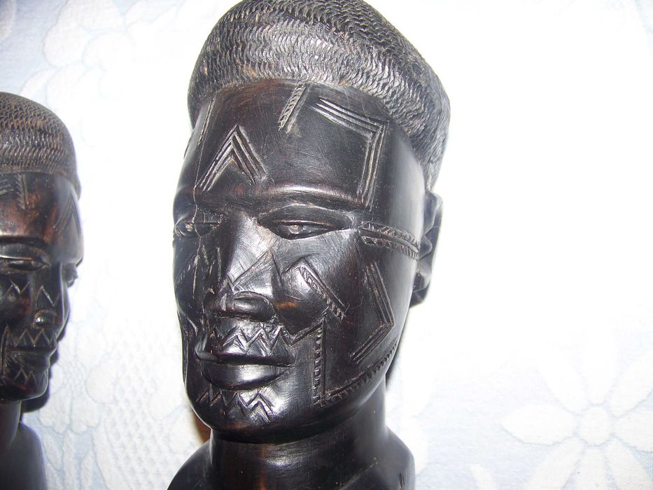 esculturas africanas em pau preto