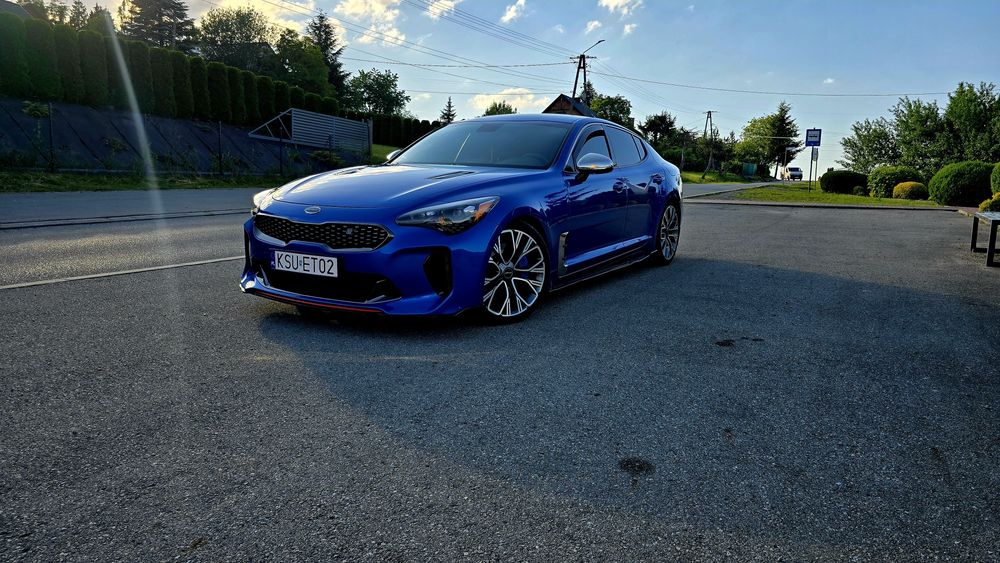 KIA stinger 3.3v6 AWD
