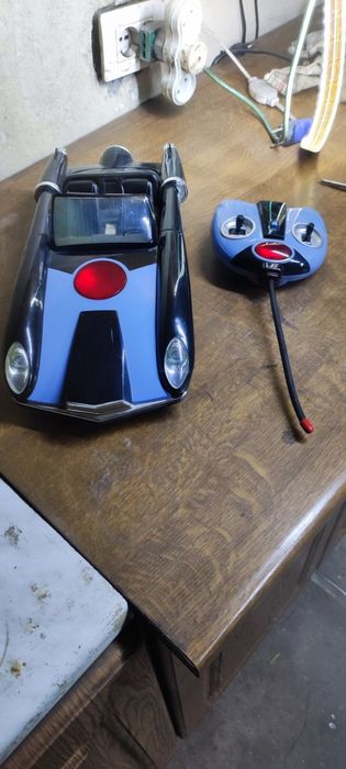 Машинка Disney на пульту.