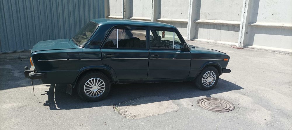 Автомобіль ВАЗ 2106