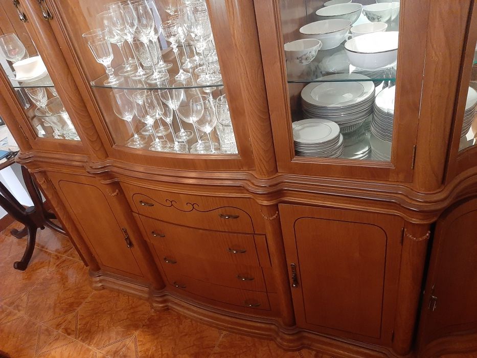 Cristaleira Cerejeira