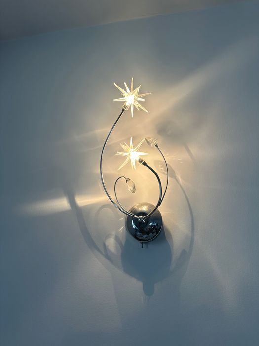 Lampa i lampkami (kinkietami)