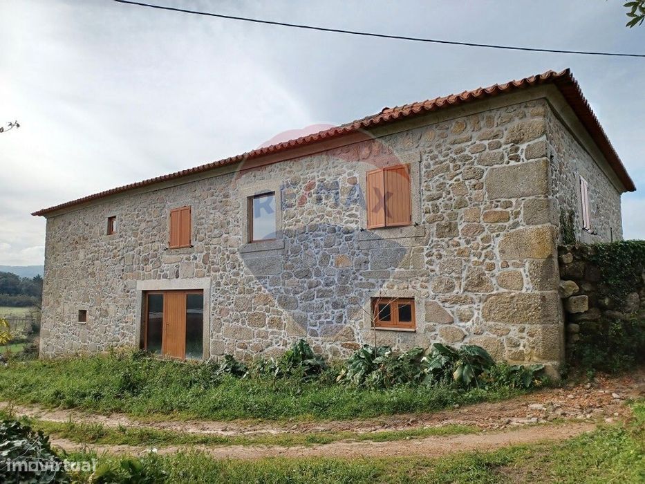 Moradia T4 para venda